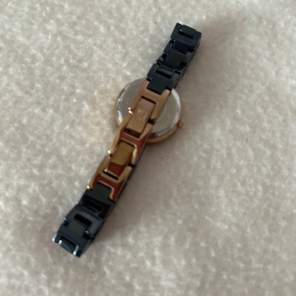 Anne Klein Woman's Navy Blue Ceramic Band Watch EuC - Picture 4 of 4